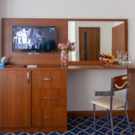 Demir Yol Plaza Hotel Bakoe Buitenkant foto