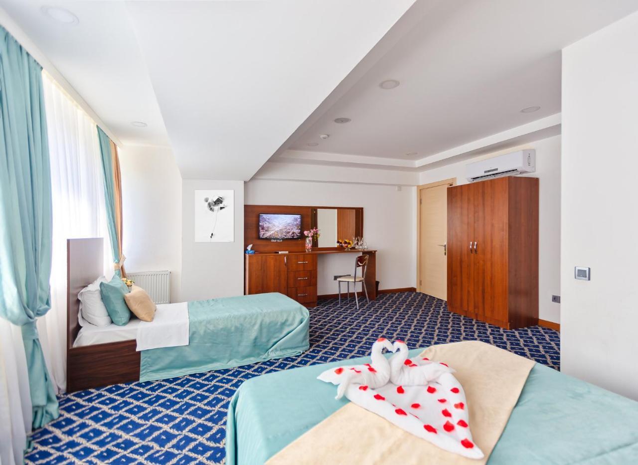 Demir Yol Plaza Hotel Bakoe Buitenkant foto