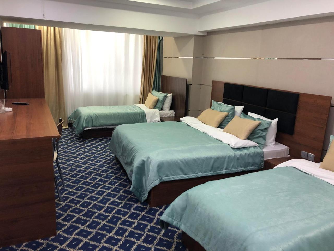 Demir Yol Plaza Hotel Bakoe Buitenkant foto